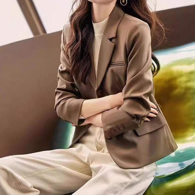 Veste classique pour femme avec coupe ajustée et détails de boutons élégants Chic & Stil