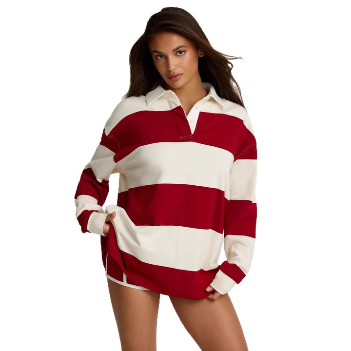 Sporty polo t-shirt for women with a relaxed fit and chic stripe design