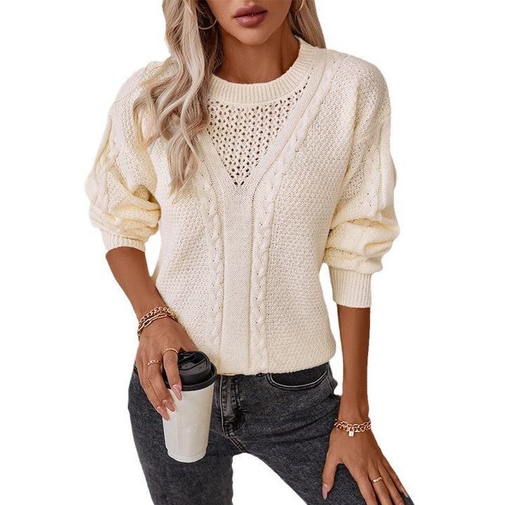Knit sweater for women with modern V-neck and twist design Lune London