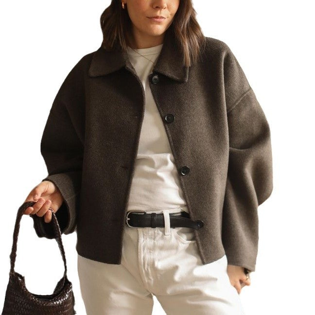 Oversized wool jacket for women with a chic and stylish collar