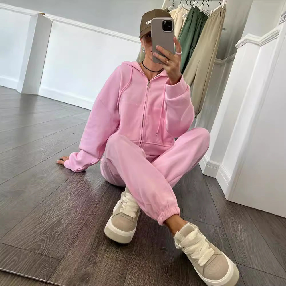 Women's sporty hoodie set with high waistband and practical pockets Chic & Stil