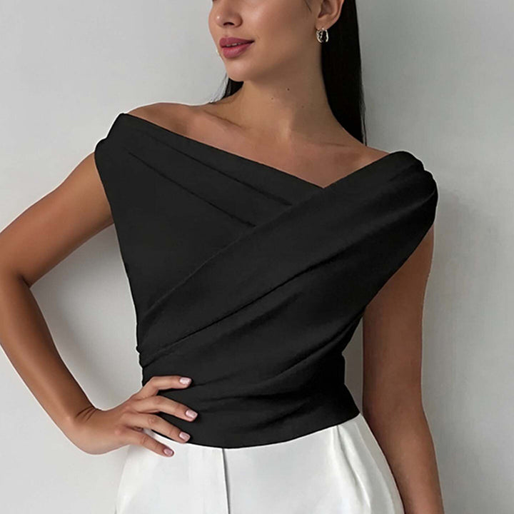 Haut Élégant Femme avec Look Enveloppé et Accent sur la Découpe Chic & Stil