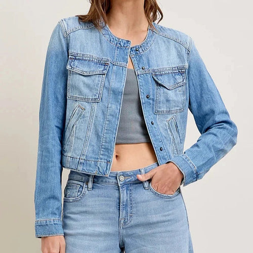 Cropped denim jacket for women with classic cut and practical pockets Lune London
