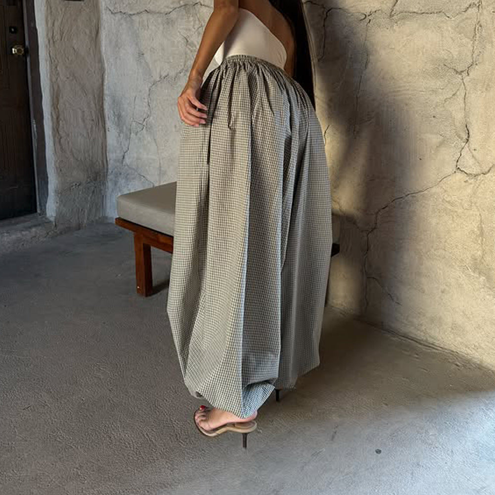 Casual women's pants with a voluminous cut and Vichy pattern Lune London