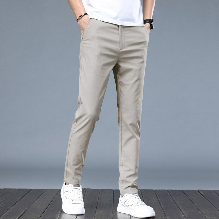 Elegant casual pants for men with a comfortable fit and practical pockets Lune London