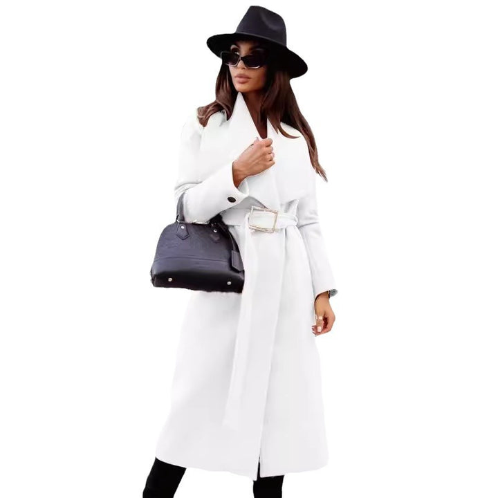 Elegant coat for women with wide lapels and adjustable belt Lune London