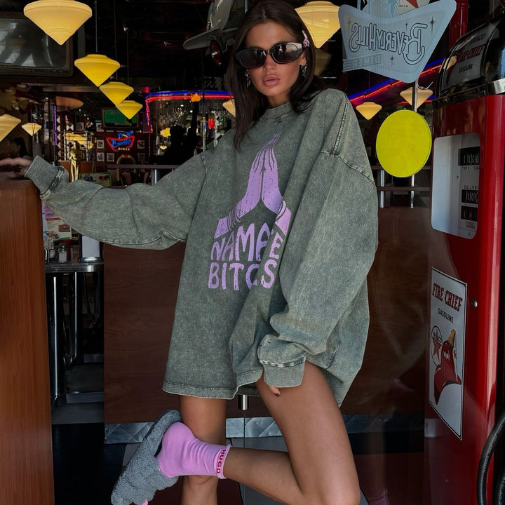 Oversized sweatshirt for women with creative writing and casual fit Lune London