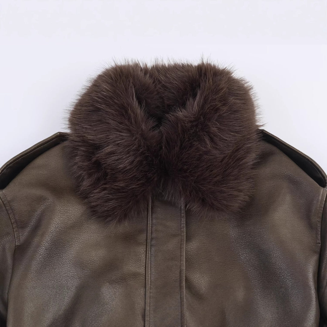 Elegant leather jacket for women with removable faux fur collar and practical pockets Lune London