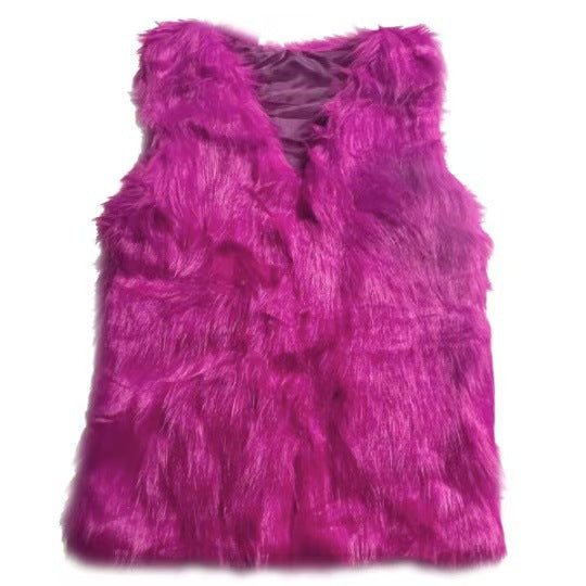 Women's career vest in luxurious faux fur with a trendy chic and stylish cut
