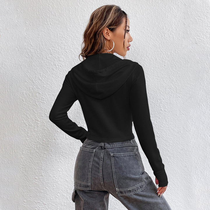 Short hooded sweatshirt for women with stylish hood and zipper Chic & Stil