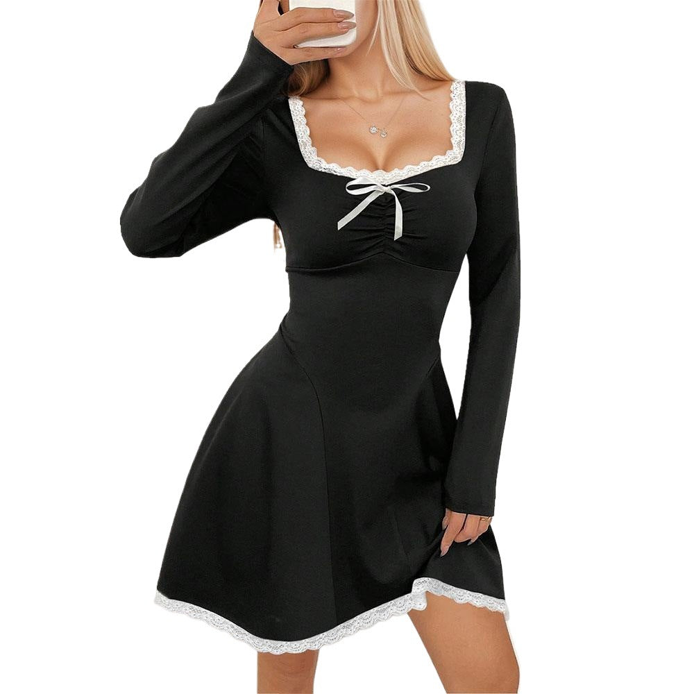 Robe mini pour femmes avec des détails en dentelle de bon goût et un laçage élégant Chic & Stil