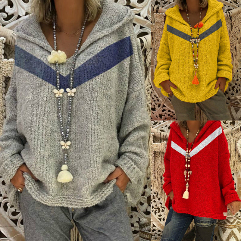 Women Cozy sweater with hood and modern accents Lune London