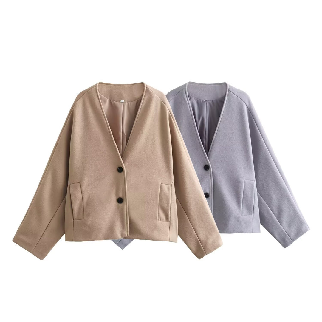 Elegant short jacket for women with a chic lapel and practical pockets Lune London