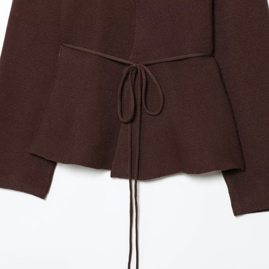 Knitted women's jacket with an elegant fit and a V-neck Lune London