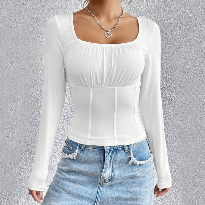 Chemise à manches longues pour femmes avec encolure carrée et design flatteur pour la silhouette Chic & Stil