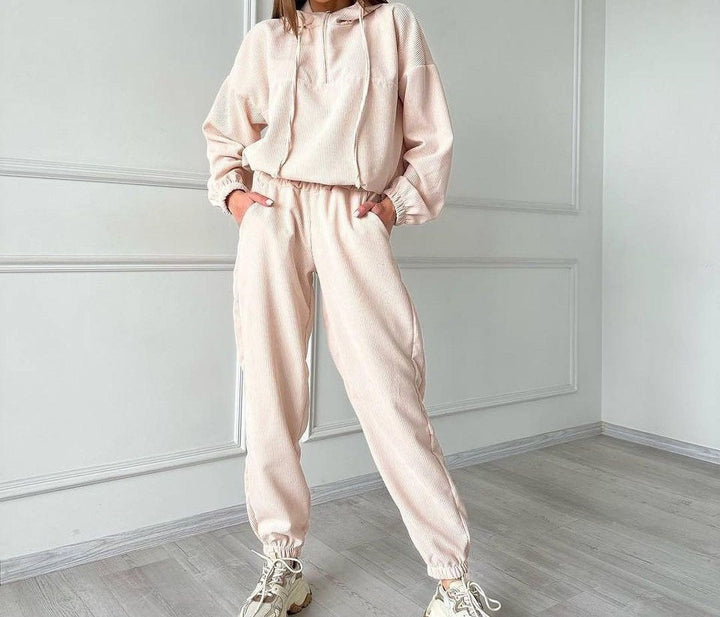 Women's Elegant Sports Set in Hoodie and Jogging Pants Lune London