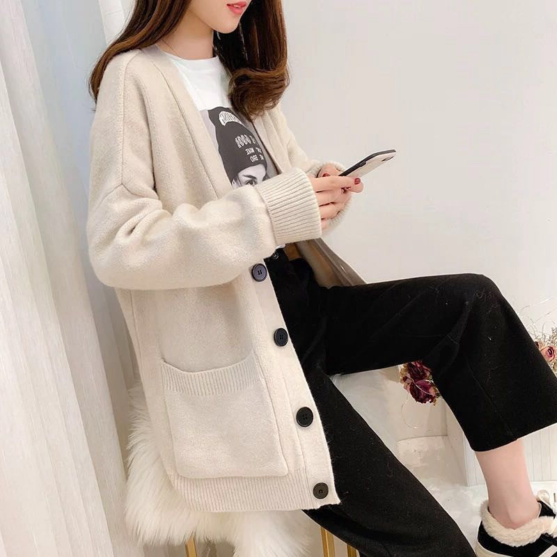 Fashion knit jacket for ladies with a soft material and an innovative cut Lune London