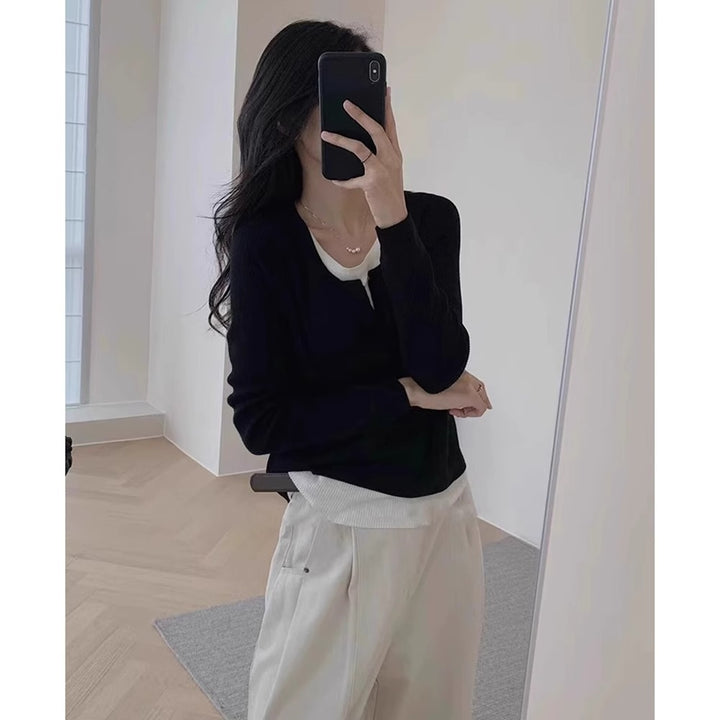 Women's elegant and comfortable sweater with V-neck and wide pants Chic & Stil