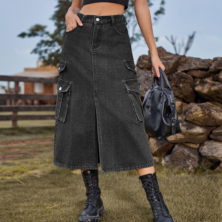 Cargo skirt for women with practical pockets and high cut Lune London