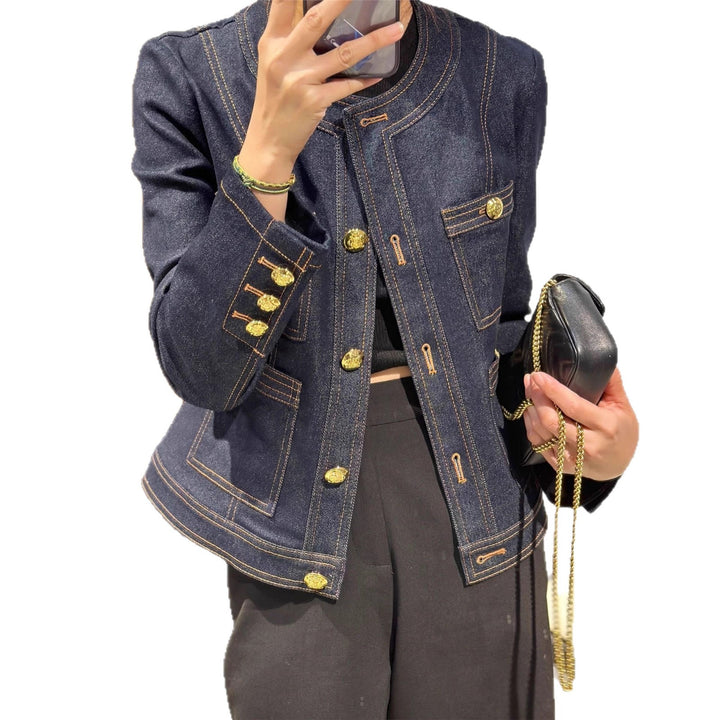 Veste en denim de mode pour femmes avec boutons dorés Chic & Stil