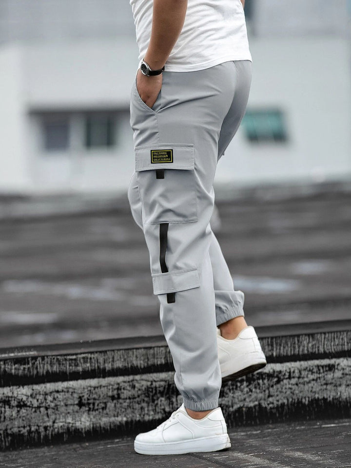 Men's cargo pants with functional pockets and elastic waistband Lune London