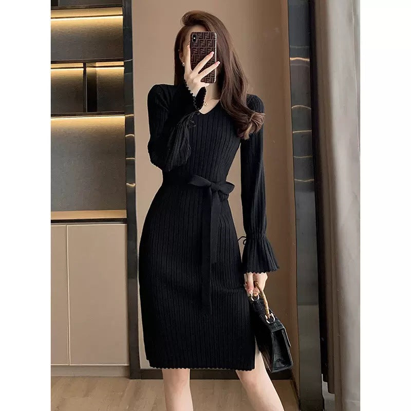 Robe en tricot pour femmes avec un élégant cintrage à la taille et une structure à côtes Chic & Stil