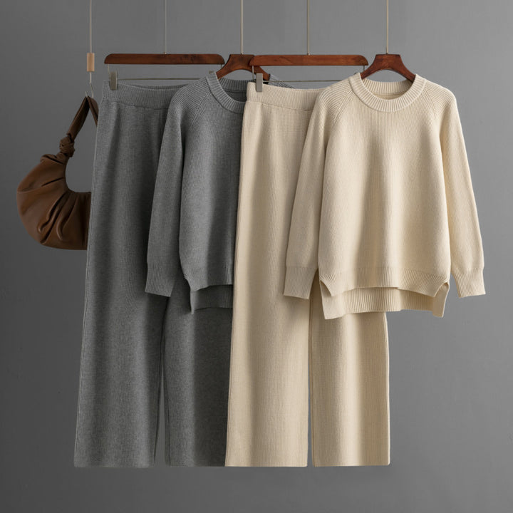 Casual knit lounge set for women with a loose top and comfortable pants Lune London