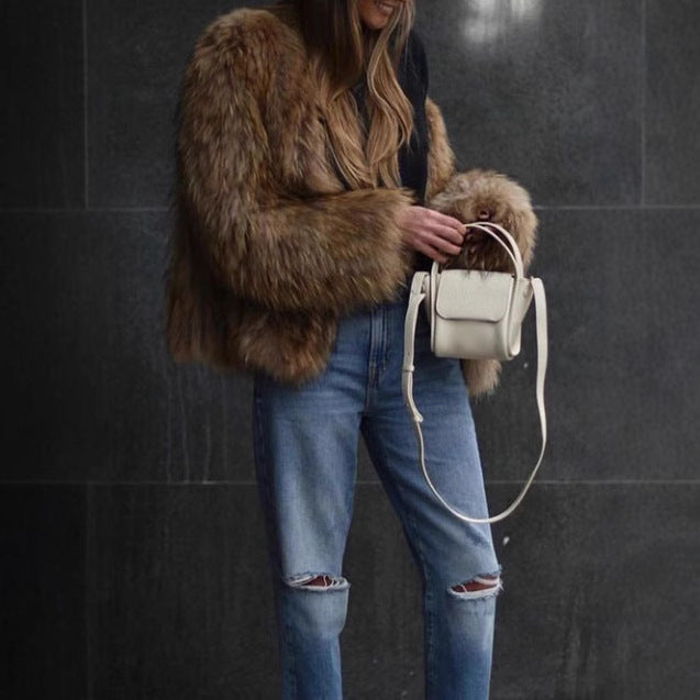 Faux fur jacket for women with a stylish and cozy design Lune London
