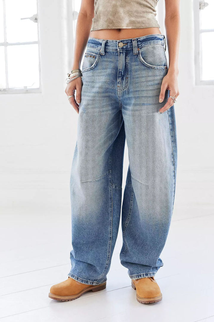 Women's loose-fitting jeans in a casual style with fashionable details Lune London