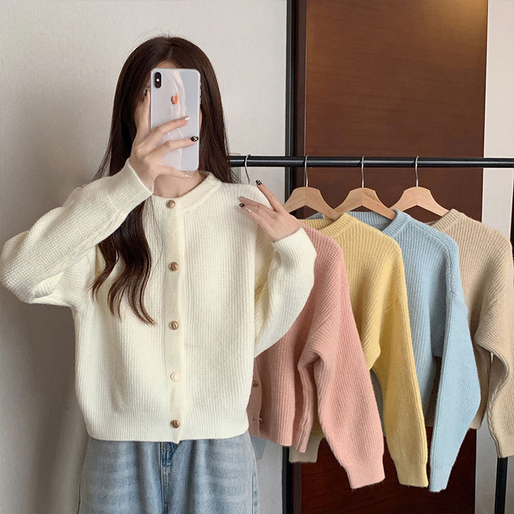 Cardigan Cozy pour femmes avec motif structuré fin et détails de boutons Chic & Stil