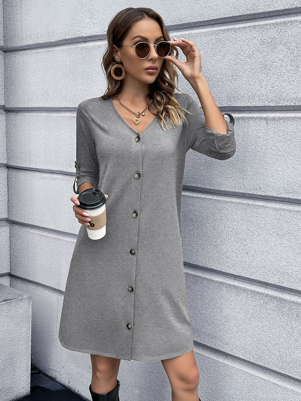 Casual button dress for women with V-neck and 3/4 sleeves Lune London