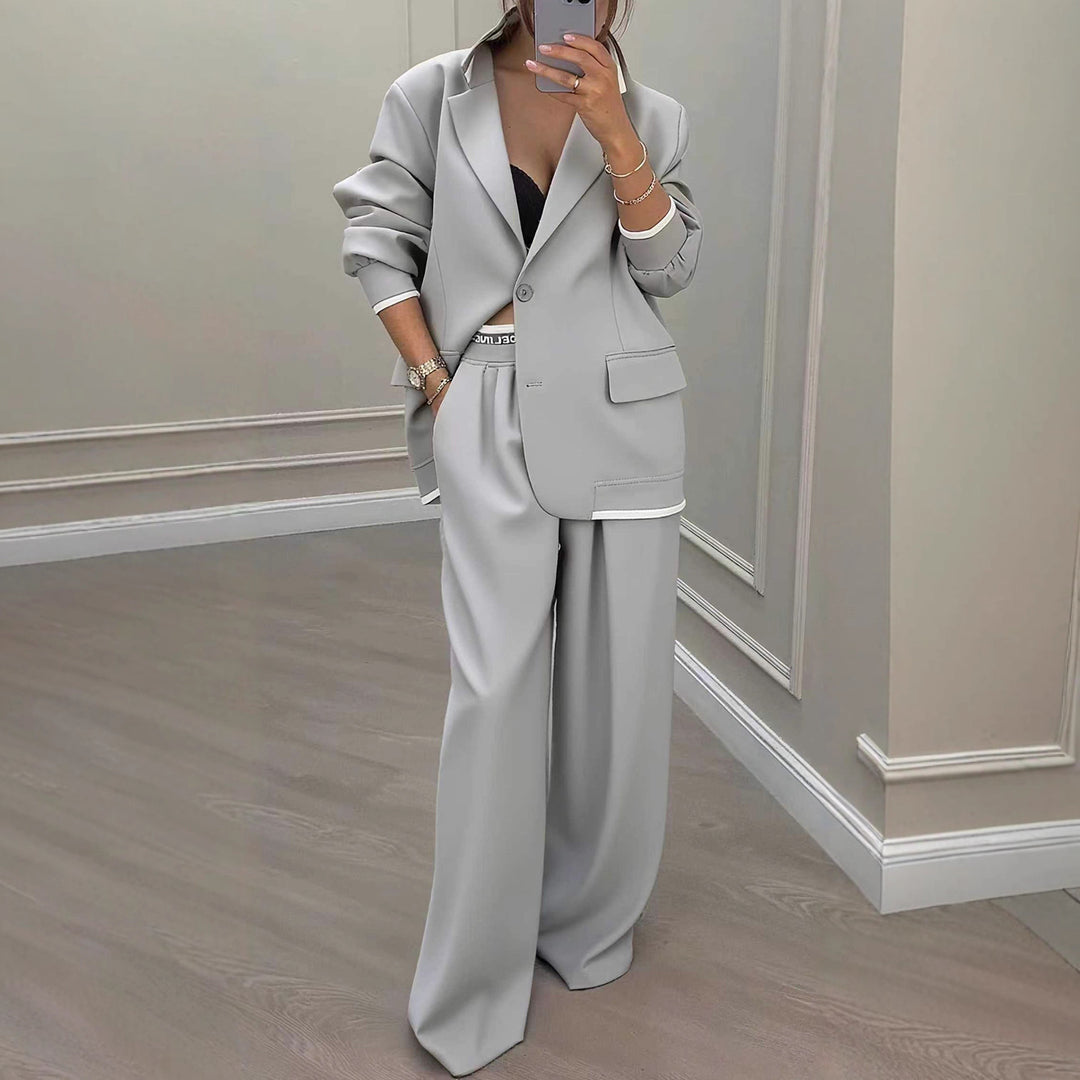 Ensemble blazer et pantalon élégant pour femmes avec coupe large et design moderne Chic & Stil