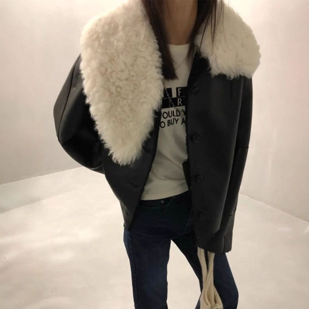 Luxurious synthetic leather jacket for women with faux fur collar Lune London