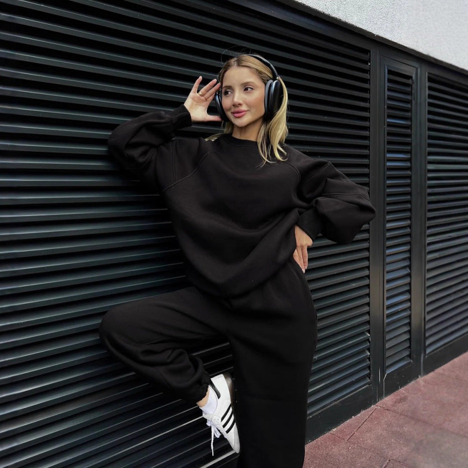 Ladies Relaxed-Fit Sweatshirt and Chic Jogging Pants Set