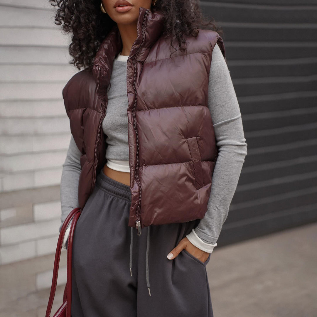 Quilted women's vest with high collar and practical zipper Lune London