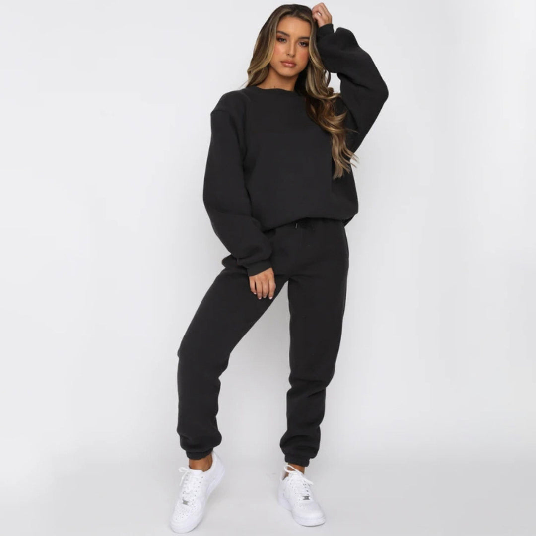 Ladies comfortable sweatshirt and jogging pants leisure ensemble Lune London