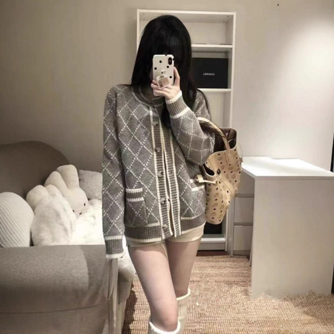 Elegant diamond pattern knitted women's cardigan with gold buttons Lune London
