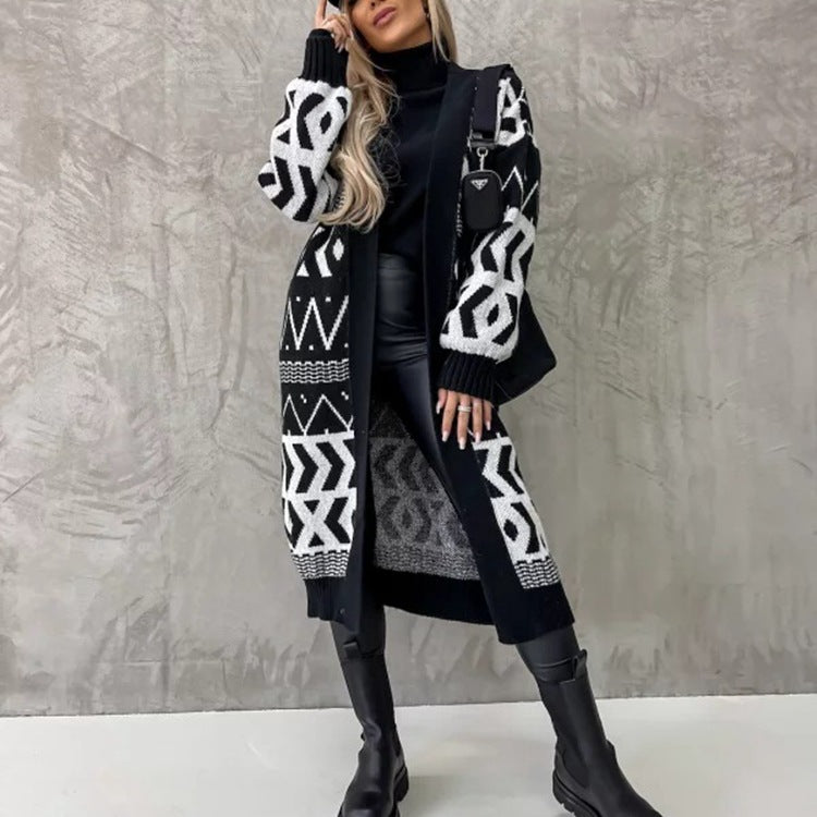 Women's knitted cardigan with modern patterns and an elegant construction Lune Londonl