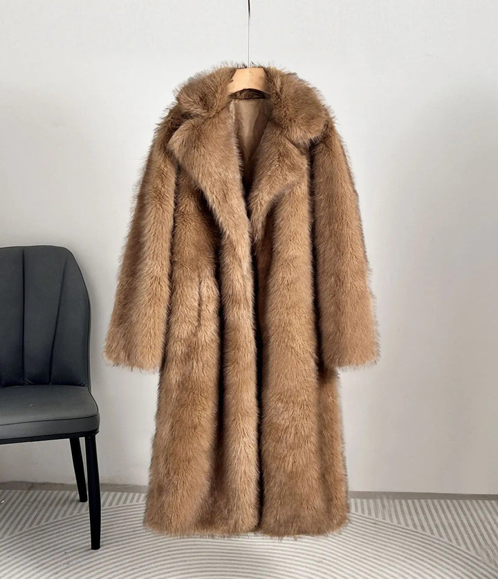 Women's Luxurious Faux Fur Coat In Generous Design Lune London