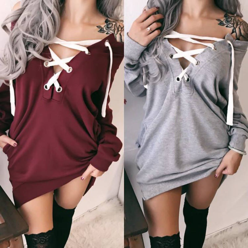 Sweat à capuche surdimensionné pour femmes avec design de lacet ludique Chic & Stil