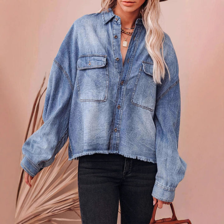 Oversized casual style women's denim jacket with frayed details Chic & Stil