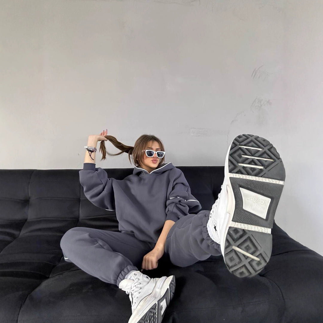 Women's sporty hoodie set with loose fit in soft material Lune London
