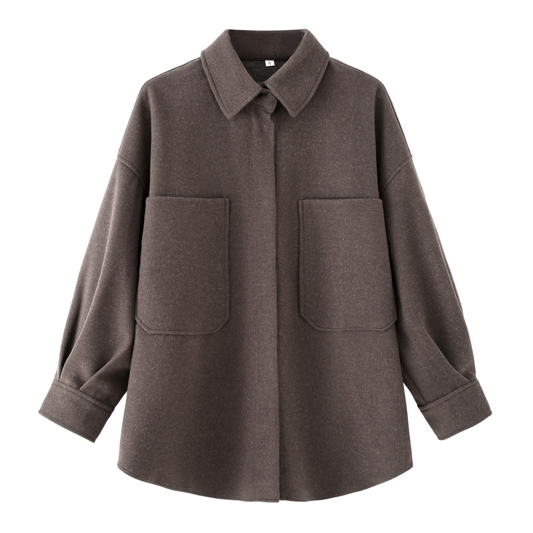 Oversized flannel jacket for women in high-quality wool blend with practical pockets Lune London