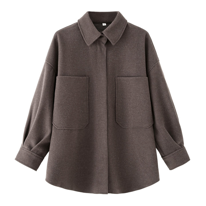 Oversized flannel jacket for women in high-quality wool blend with practical pockets Lune London