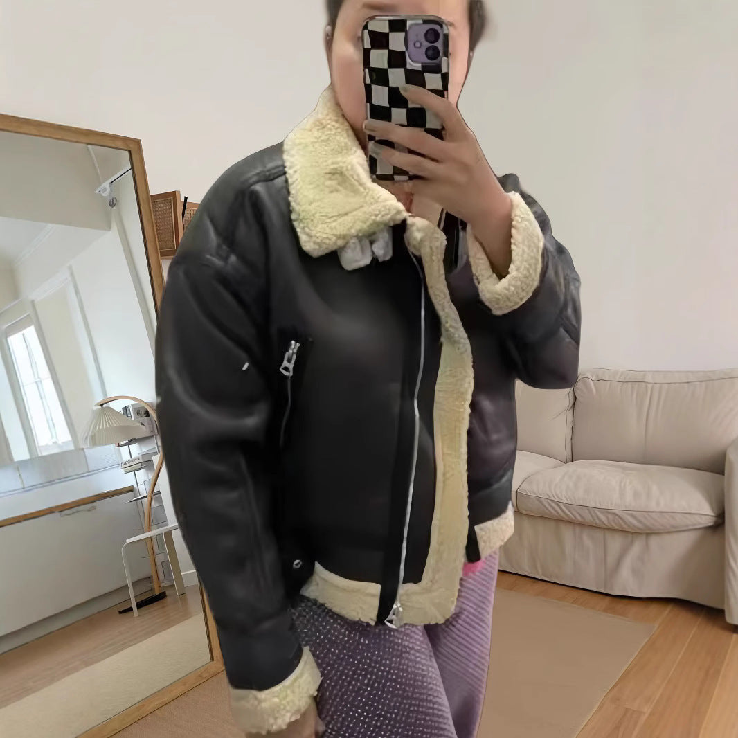 Ladies robust and stylish leather jacket with chic and stylish lining