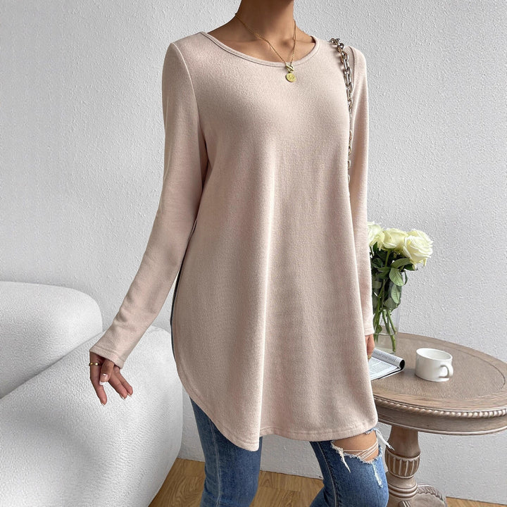 Women’s long sleeve top with modern cut and soft material Lune London