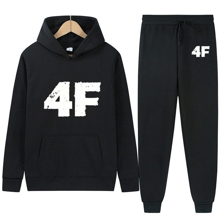 Women’s hoodie and joggers set with sporty comfort Chic & Stil