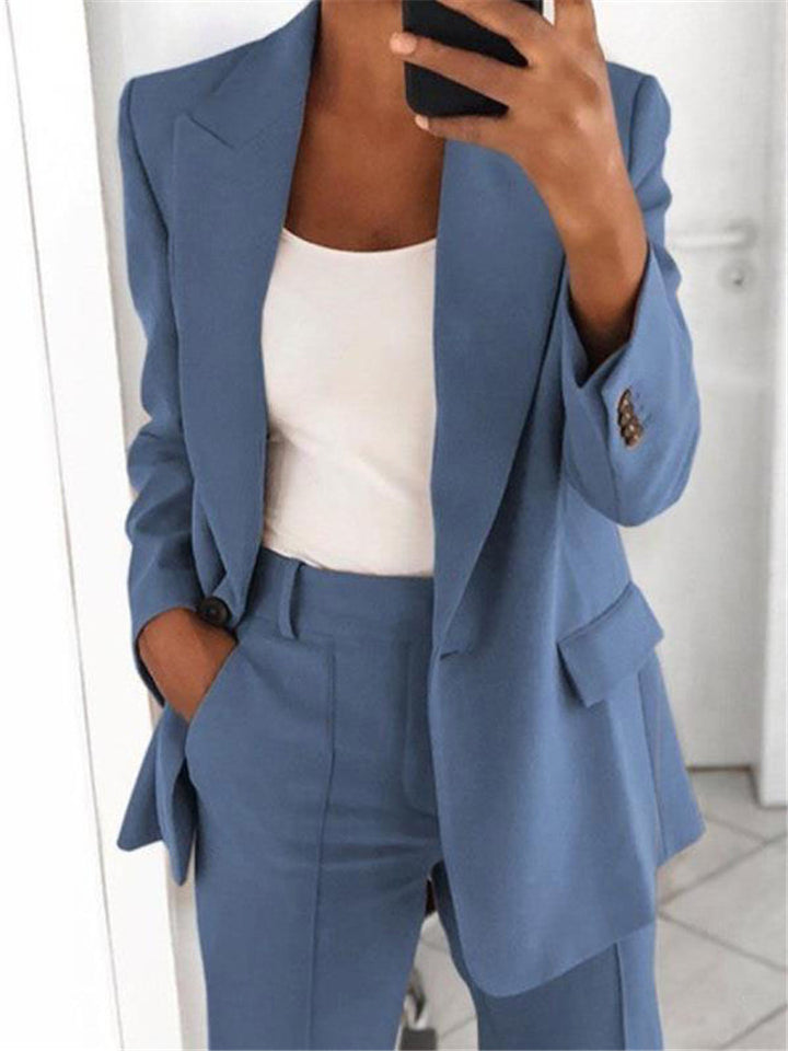 Ladies elegant blazer with fitted cut and practical pockets Lune London