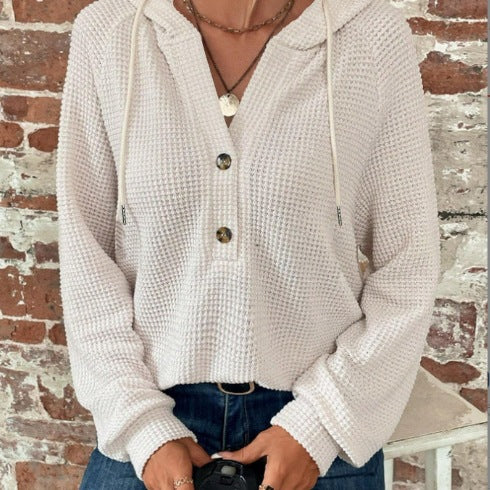 Casual hoodie for women with button details and structured fabric Lune London