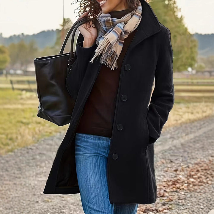 Manteau en laine élégant pour femmes avec col moderne et poches pratiques Chic & Stil